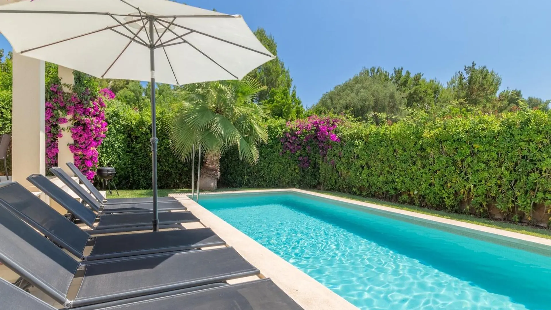 Modern Villa With Pool In Alcudia  אלקודיה